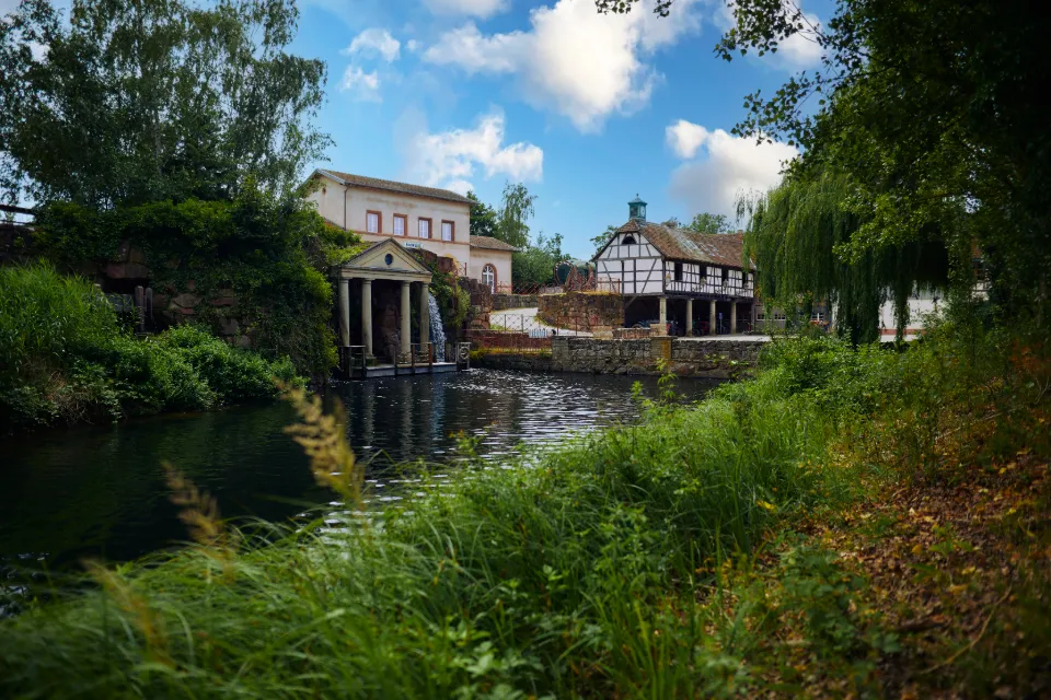 Maisons alsaciennes au bord de l’eau, à l’Écomusée d’Alsace